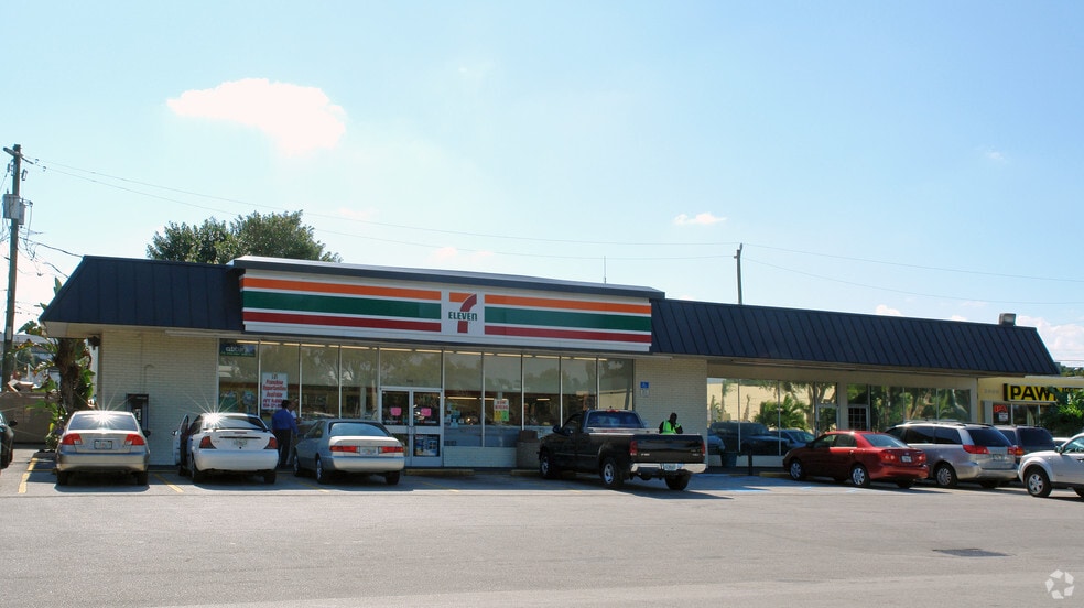 2030-2040 NE 49th St, Pompano Beach, FL for lease - Building Photo - Image 2 of 10