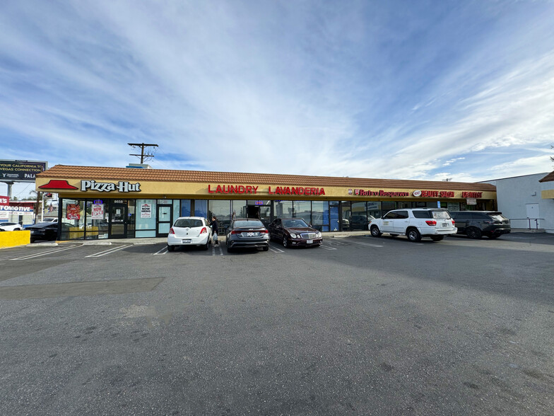 8646-8658 Woodman Ave, Arleta, CA for lease - Building Photo - Image 2 of 5