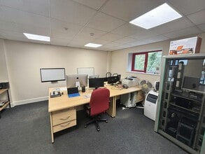 Claylands Rd, Bishops Waltham for lease Interior Photo- Image 1 of 11