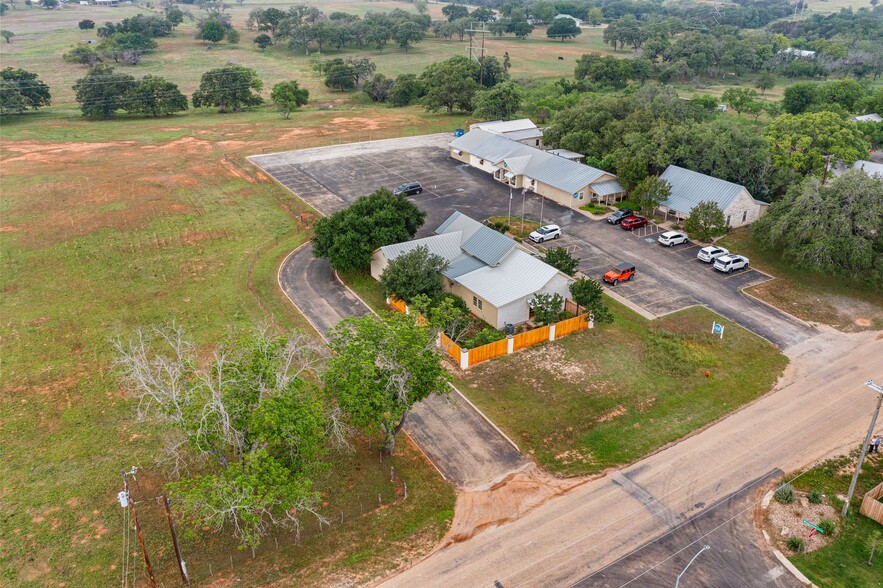 648 Post Oak Rd, Fredericksburg, TX for sale - Building Photo - Image 1 of 50