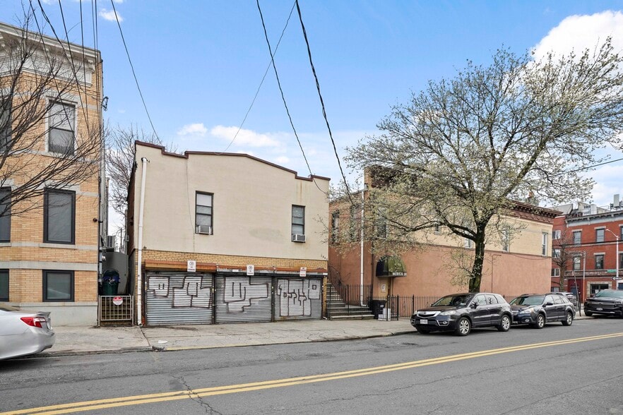 351 Onderdonk Ave, Flushing, NY for sale - Building Photo - Image 2 of 6