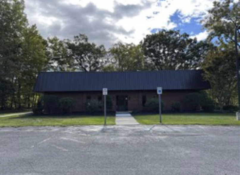 521 Vischer Ferry Rd, Clifton Park, NY for lease - Building Photo - Image 1 of 3