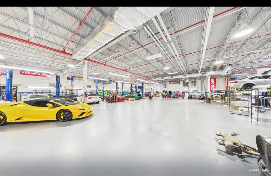 15-01 Pollitt Dr, Fair Lawn, NJ for sale - Building Photo - Image 2 of 6