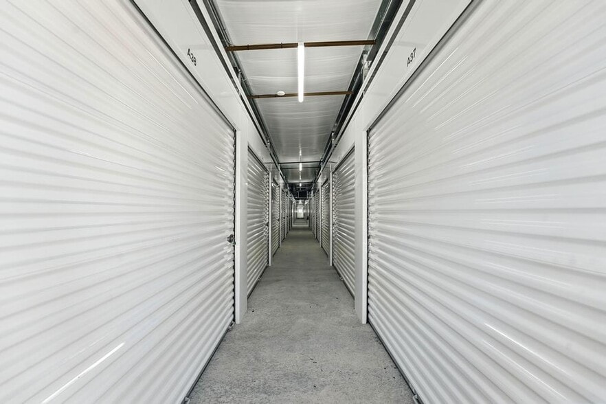 11200 Bradleys Pky, Peculiar, MO for sale - Building Photo - Image 2 of 4