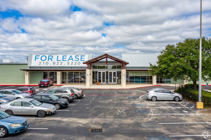 2735 Austin Hwy, San Antonio, TX for lease - Building Photo - Image 1 of 14