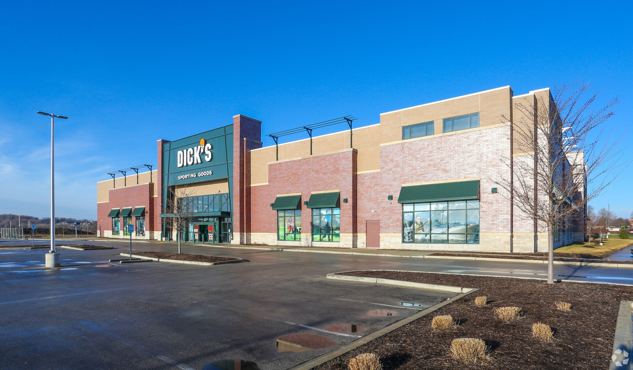 345 Discovery Dr, Brookfield, WI for sale Primary Photo- Image 1 of 1