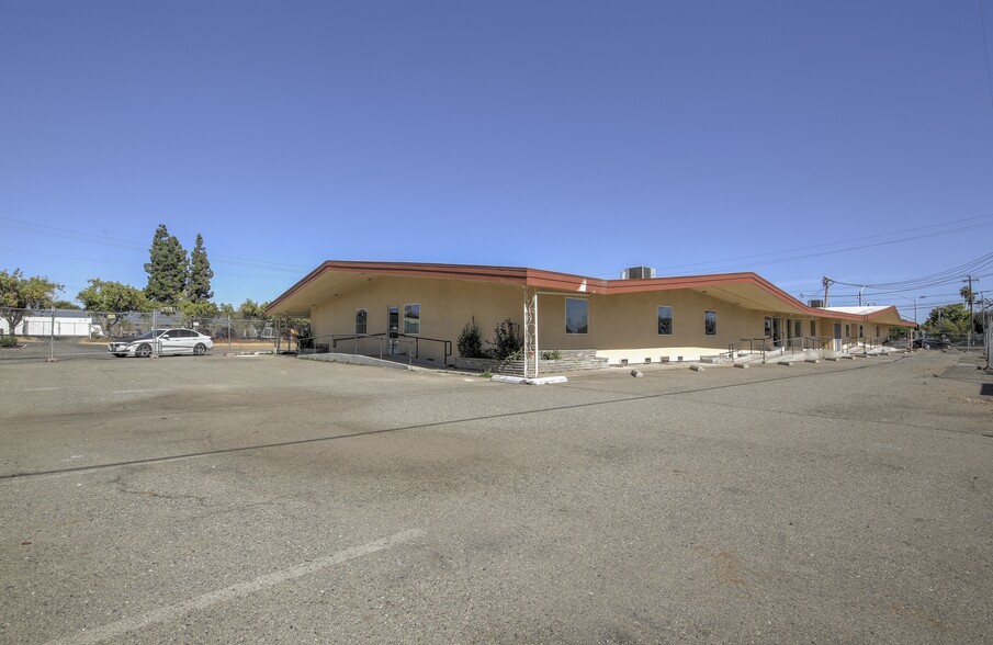 6137 Watt Ave, North Highlands, CA for lease - Building Photo - Image 2 of 14