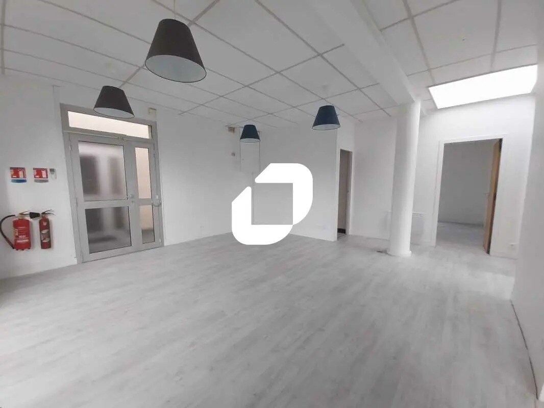 31 Avenue Du Manet, Montigny-le-Bretonneux for lease Interior Photo- Image 1 of 11