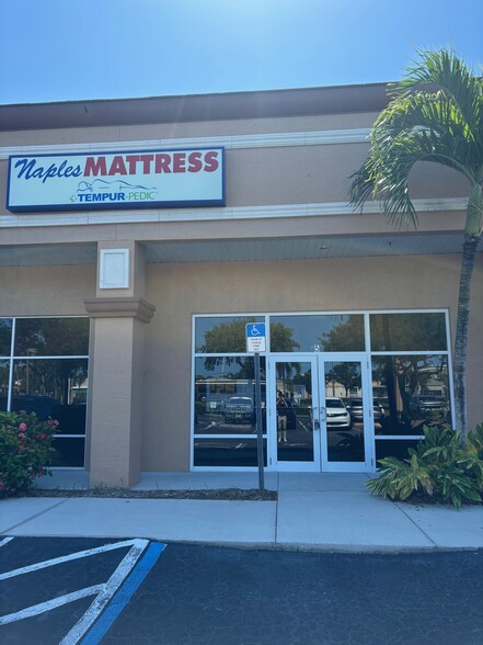 13560 Tamiami Trl N, Naples, FL for lease - Building Photo - Image 2 of 2