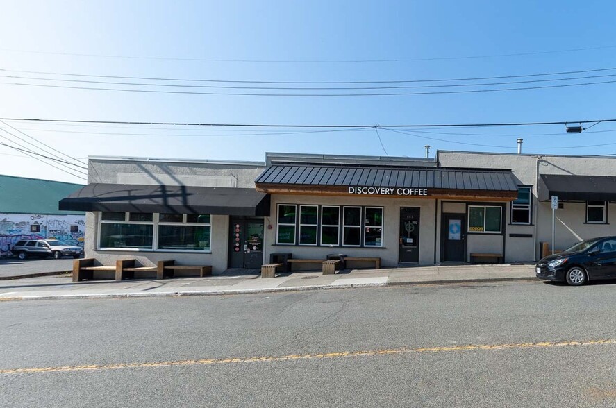 2000 Douglas St, Victoria, BC for lease - Primary Photo - Image 1 of 1