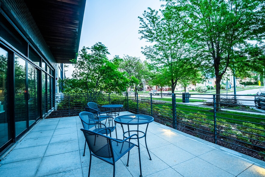 1502 S 10th St, Omaha, NE for sale - Building Photo - Image 2 of 6