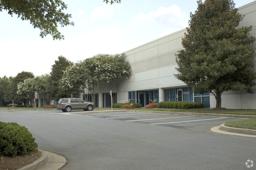 2145 Barrett Park Dr, Kennesaw, GA for lease - Building Photo - Image 3 of 9