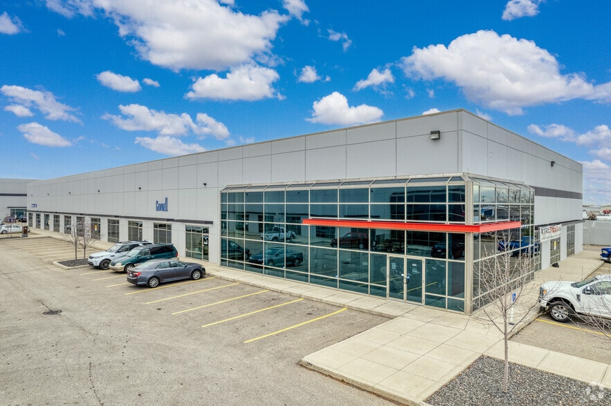 118 East Lake Blvd NE, Airdrie, AB for lease - Building Photo - Image 1 of 7