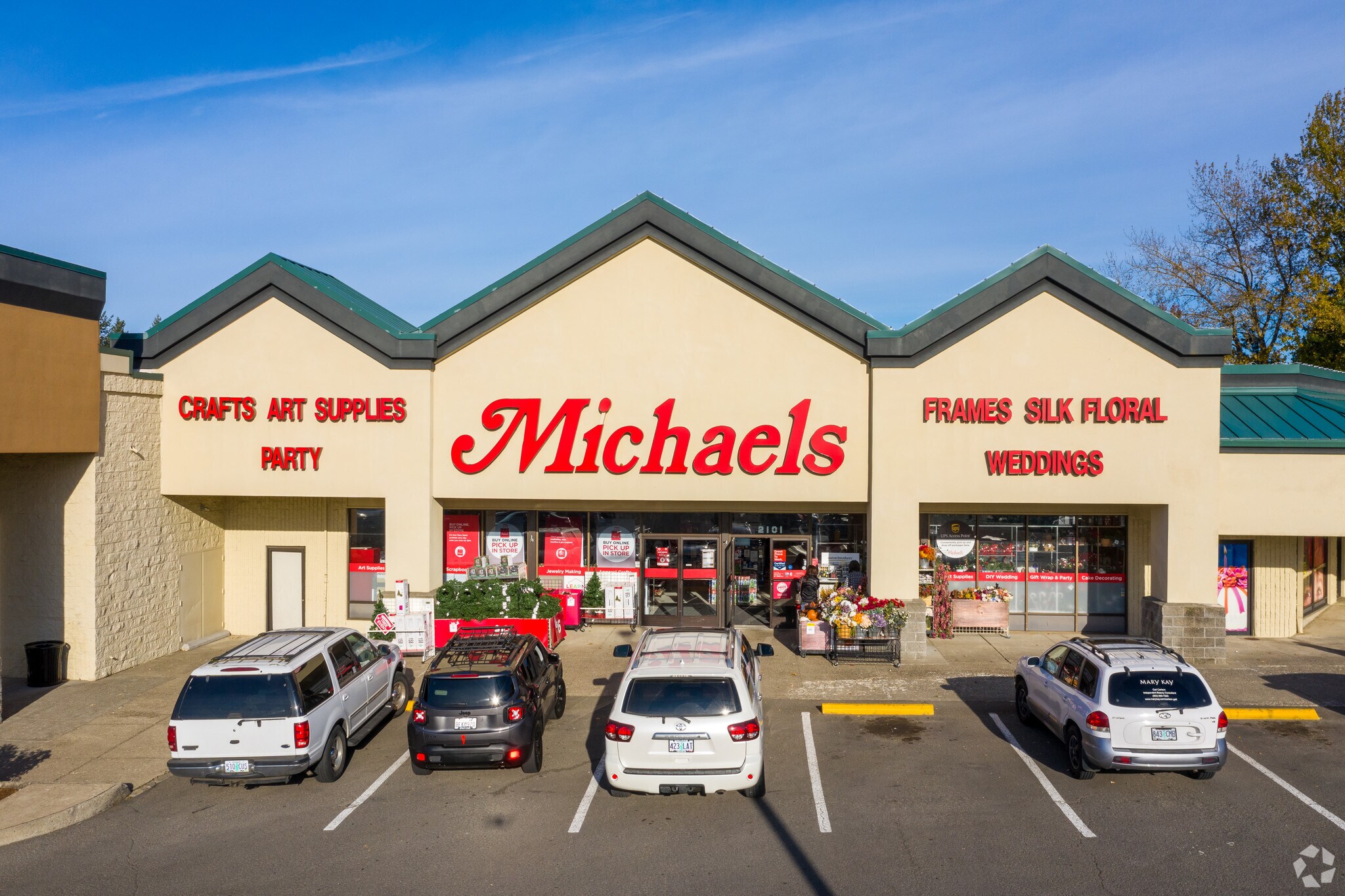 2001 2279 NE Burnside Rd, Gresham, OR 97030 Oregon Trail Shopping