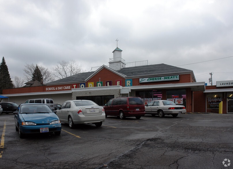 941-945 Dixie Hwy, Rossford, OH for lease - Building Photo - Image 2 of 6