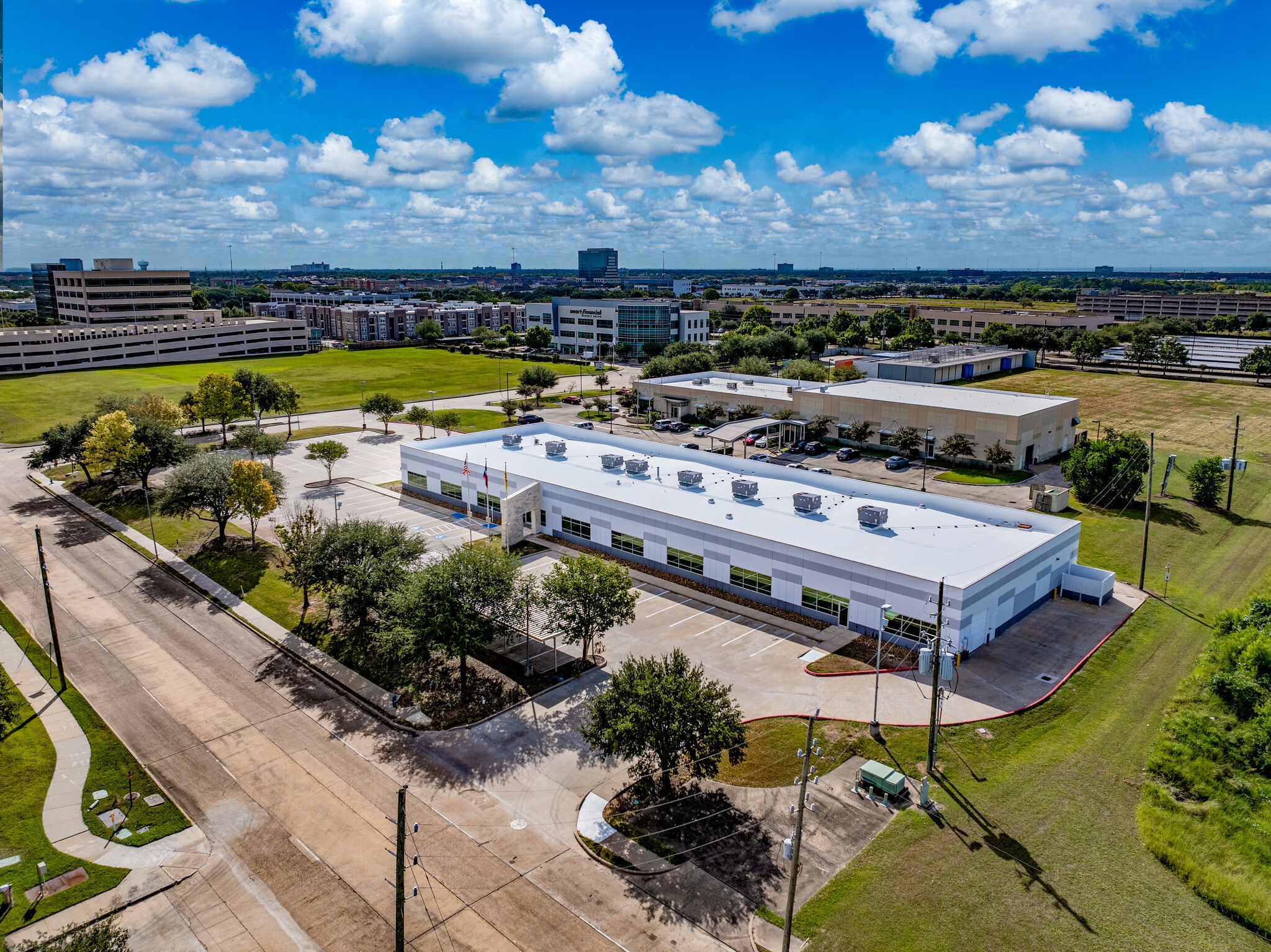 10401 Town Park Dr, Houston, TX for lease Building Photo- Image 1 of 21