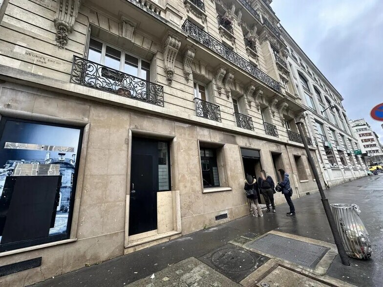 Retail in Paris for lease - Building Photo - Image 2 of 8