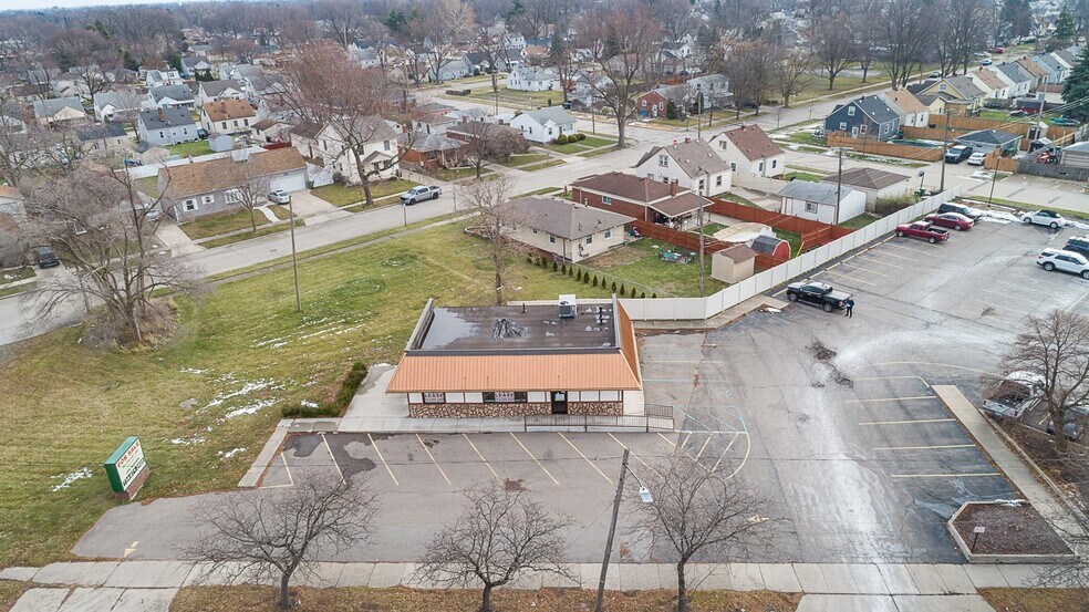 14167 Dix Toledo Rd, Southgate, MI 48195