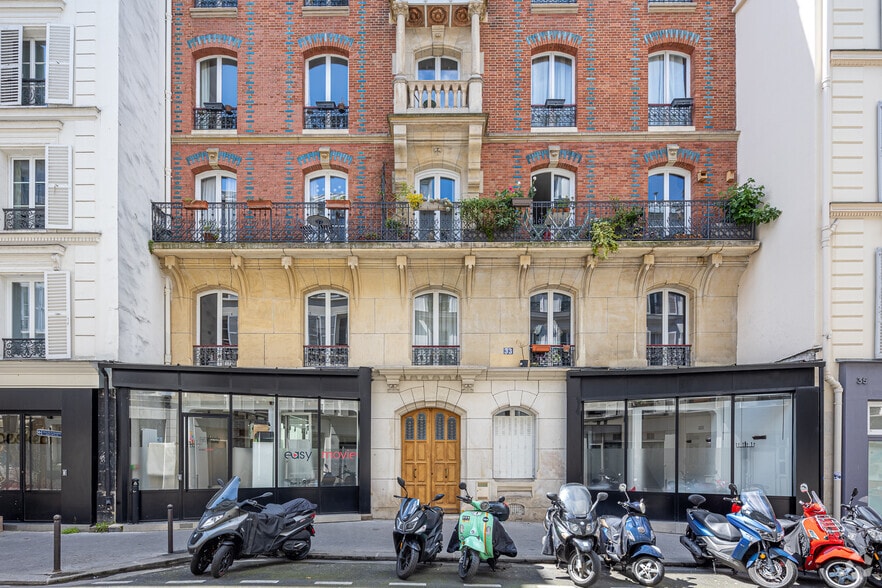 33 Rue Truffaut, Paris for lease - Building Photo - Image 2 of 2
