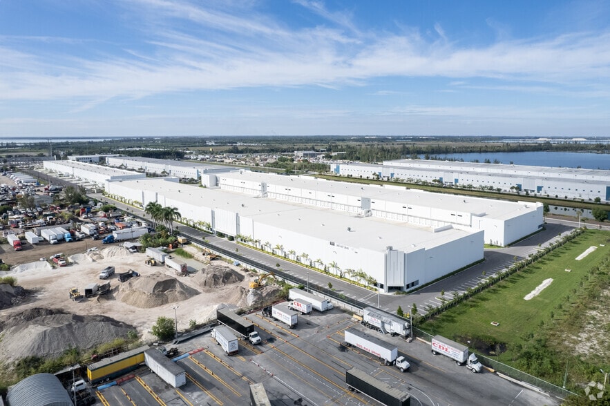 10702 NW 147 St, Hialeah Gardens, FL for lease - Aerial - Image 3 of 11