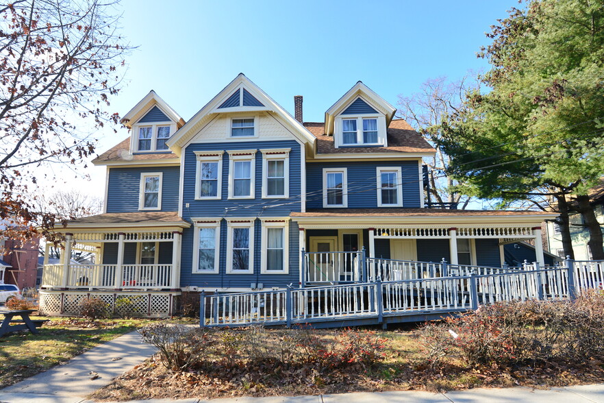 215 Valley St, Willimantic, CT for sale - Primary Photo - Image 1 of 1