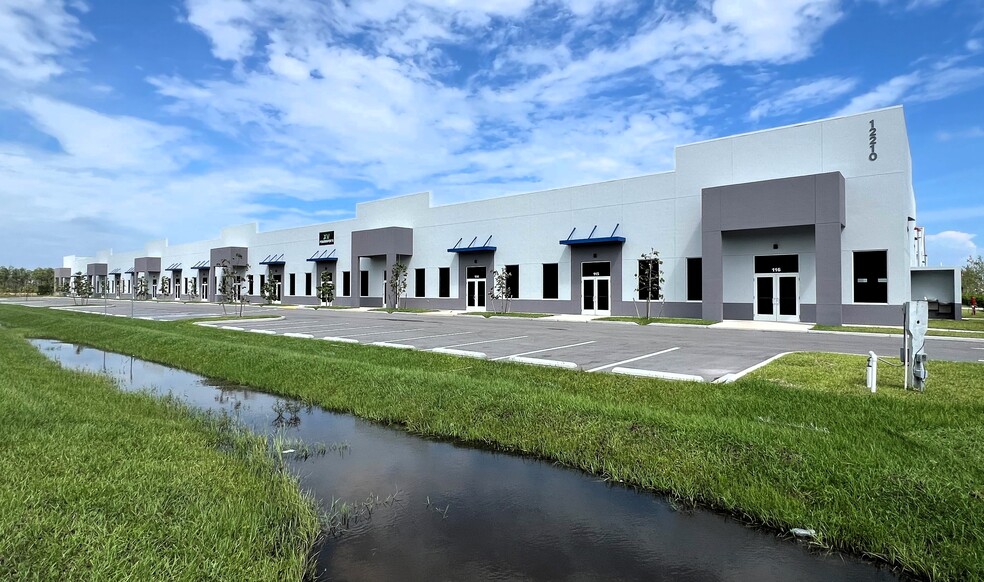 Airport Haul Rd, Fort Myers, FL for lease - Building Photo - Image 1 of 29