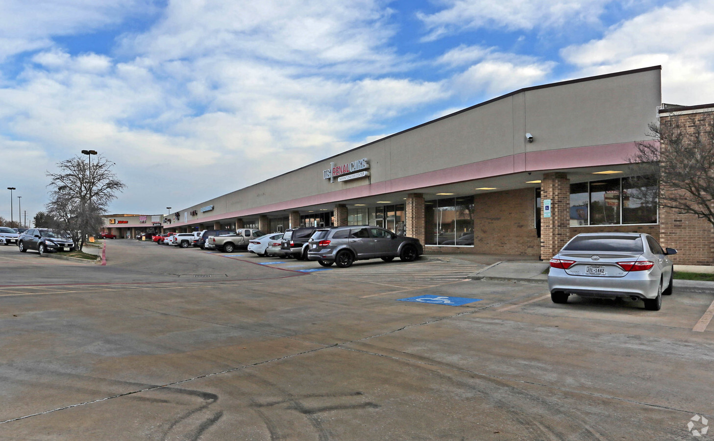 1006 N Carrier Pkwy, Grand Prairie, TX 75050 - Property Record | LoopNet