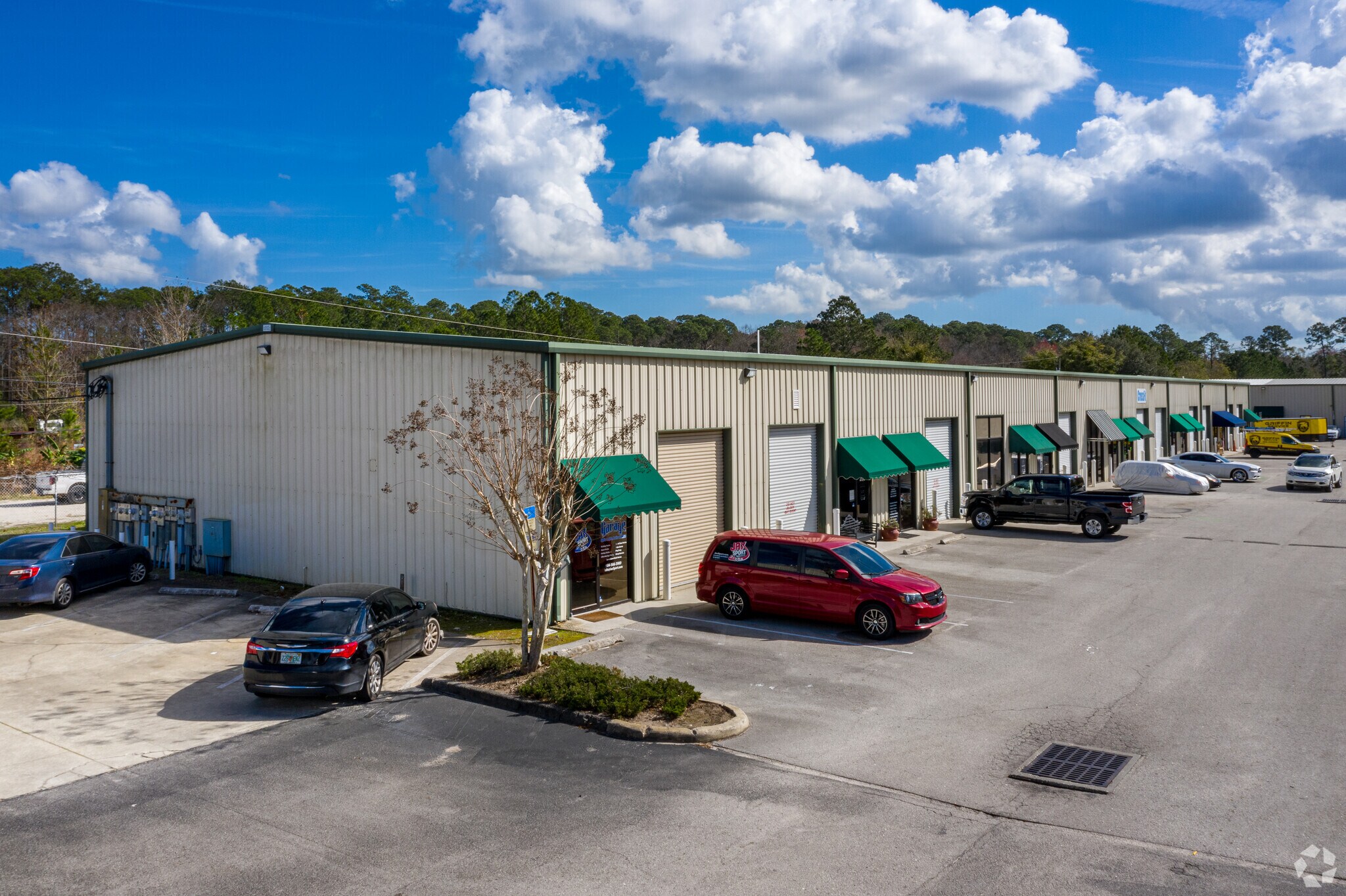 Retail/Warehouse Investment portfolio of 3 properties for sale on LoopNet.com Building Photo- Image 1 of 4