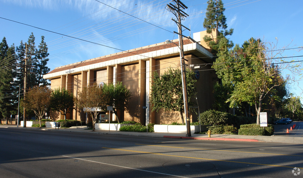 6725 Kester Ave, Van Nuys, CA for sale - Building Photo - Image 2 of 23