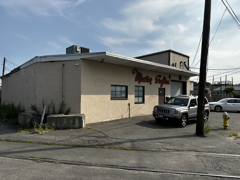 265 Merritt Ave, Wyandanch, NY for lease - Building Photo - Image 2 of 12