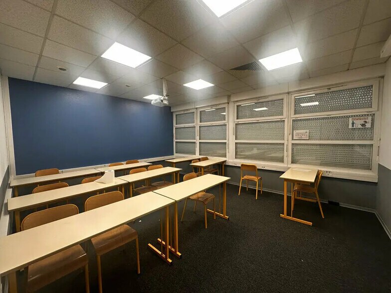 Office in Strasbourg for lease - Interior Photo - Image 3 of 8