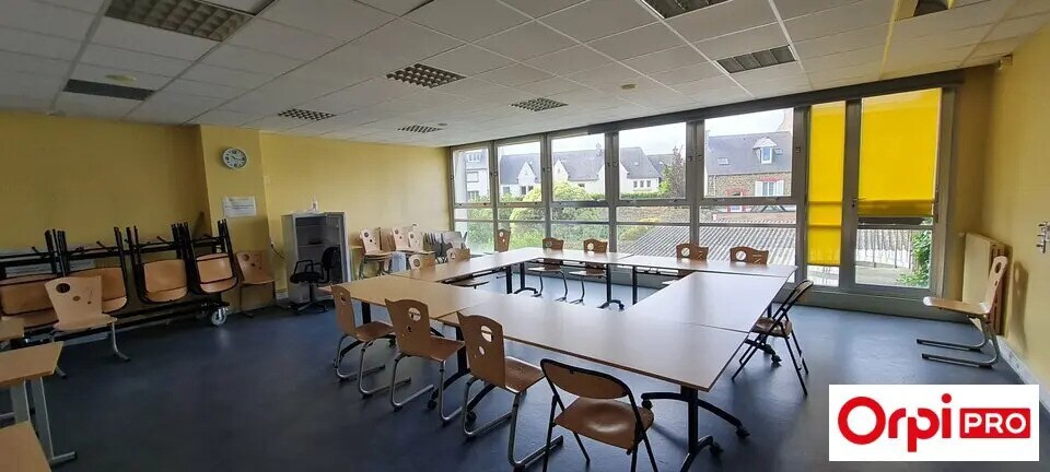 Office in Saint-Brieuc for sale - Building Photo - Image 2 of 9