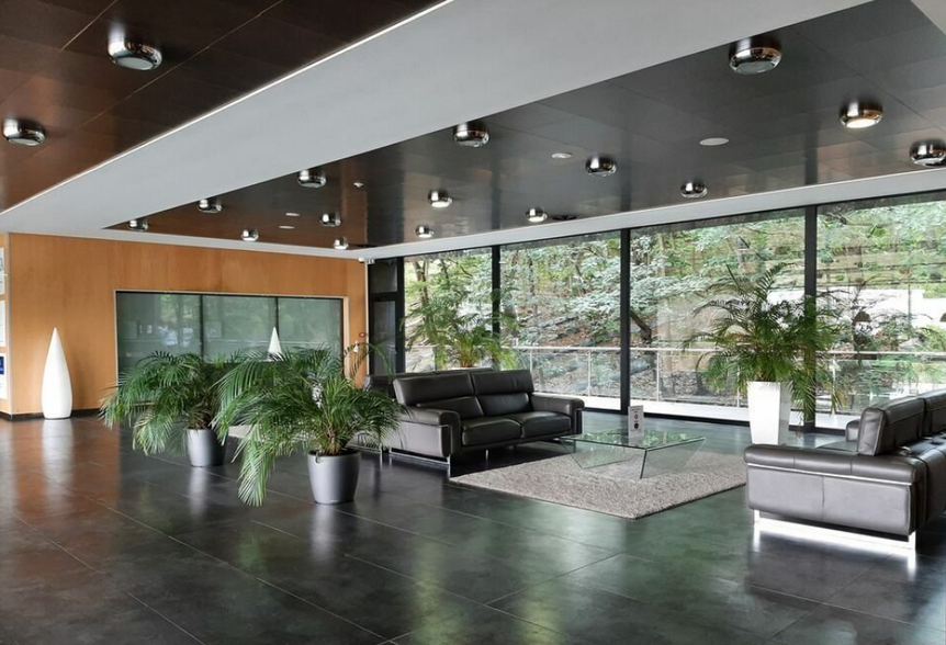 Office in Évry for sale - Lobby - Image 1 of 1