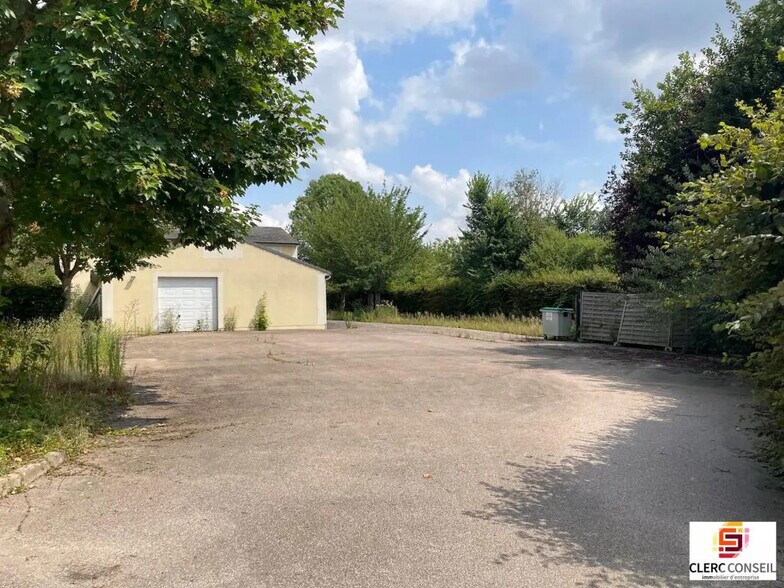 Industrial in Val-de-Reuil for lease - Building Photo - Image 3 of 17