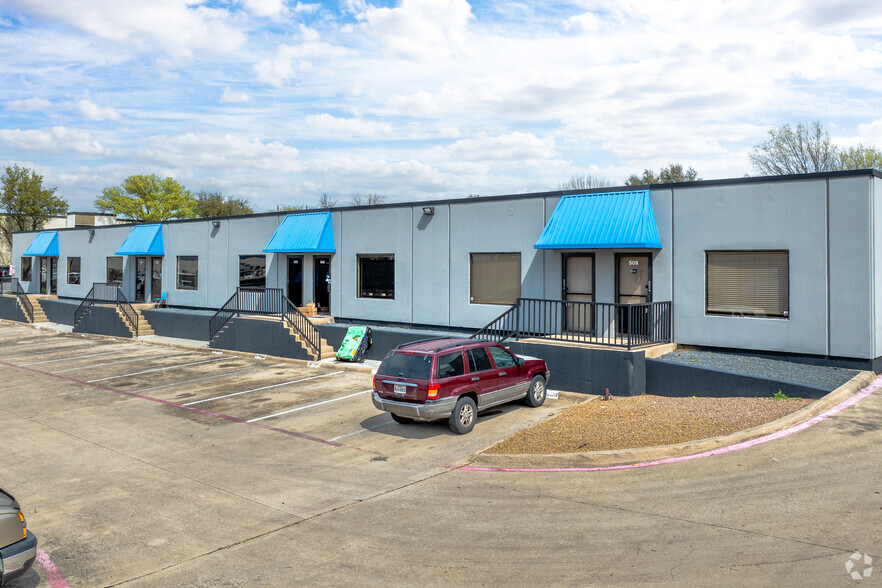 1510 Randolph St, Carrollton, TX for lease - Building Photo - Image 2 of 20