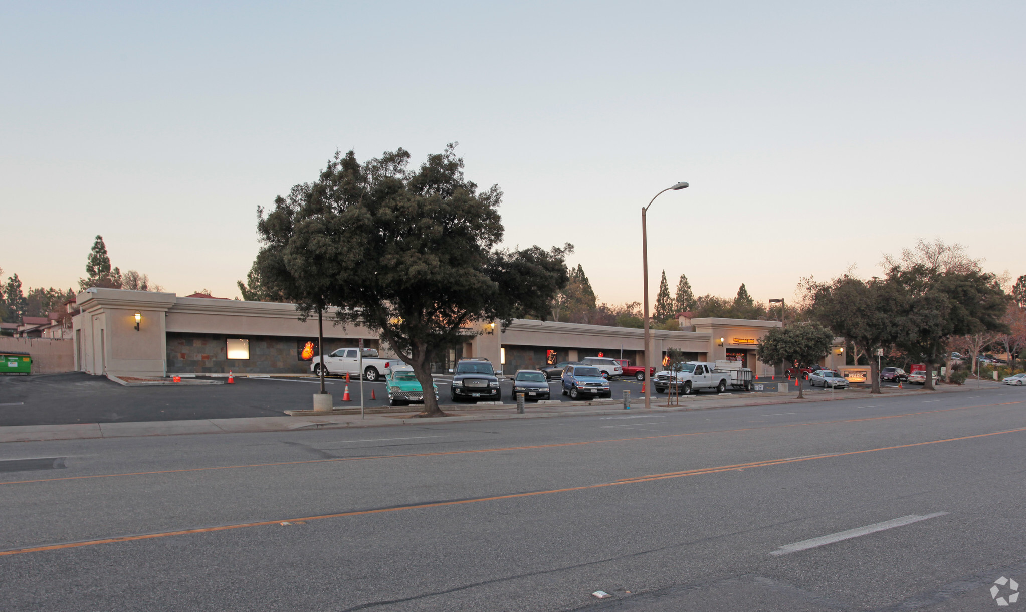 1491-1501 E Thousand Oaks Blvd, Thousand Oaks, CA for sale Primary Photo- Image 1 of 1