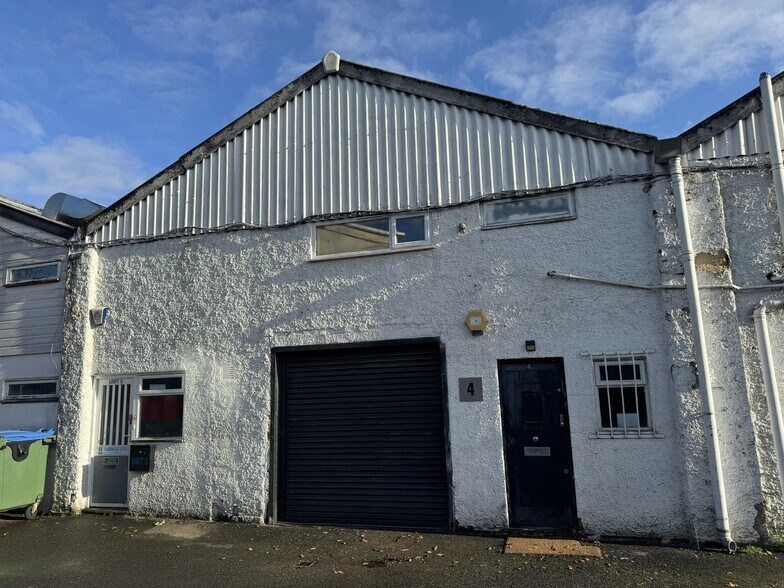 Kingston Rd, Leatherhead for lease - Building Photo - Image 1 of 4