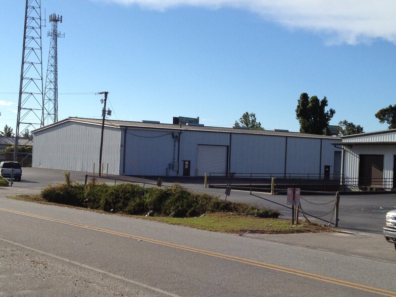 4271 Piggly Wiggly Dr, North Charleston, SC for lease - Building Photo - Image 2 of 16