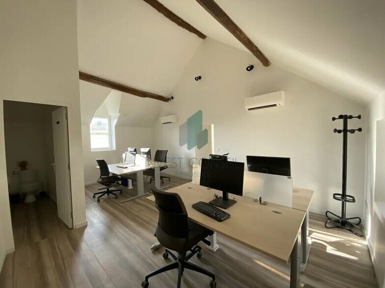 Flex in Vaux-sur-Seine for sale - Building Photo - Image 3 of 9