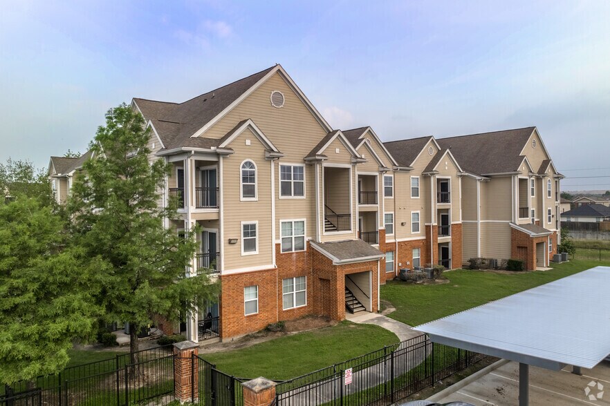 10373 N Sam Houston Pky E, Humble, TX for sale - Primary Photo - Image 1 of 1