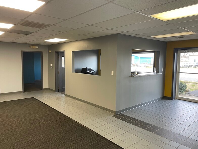 533 University Blvd, Birmingham, AL for lease - Interior Photo - Image 2 of 7