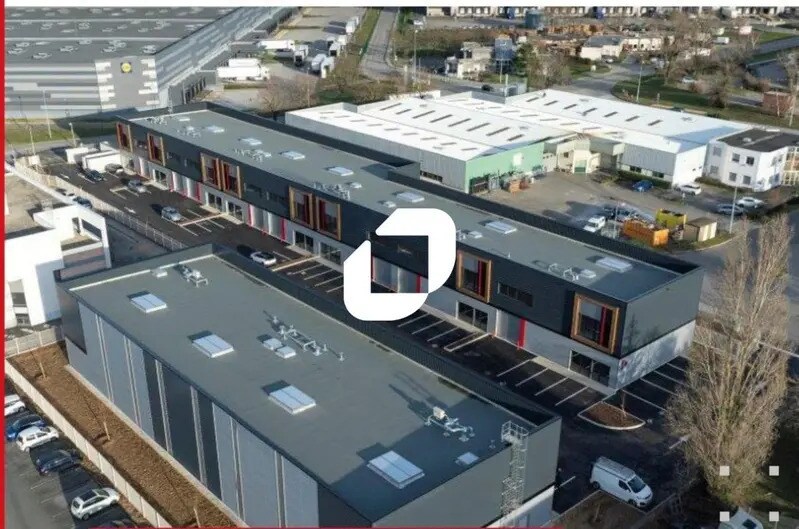 Flex in Saint-Quentin-Fallavier for lease - Building Photo - Image 3 of 14