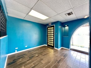 7205 Bandera Rd, San Antonio, TX for lease Interior Photo- Image 2 of 12