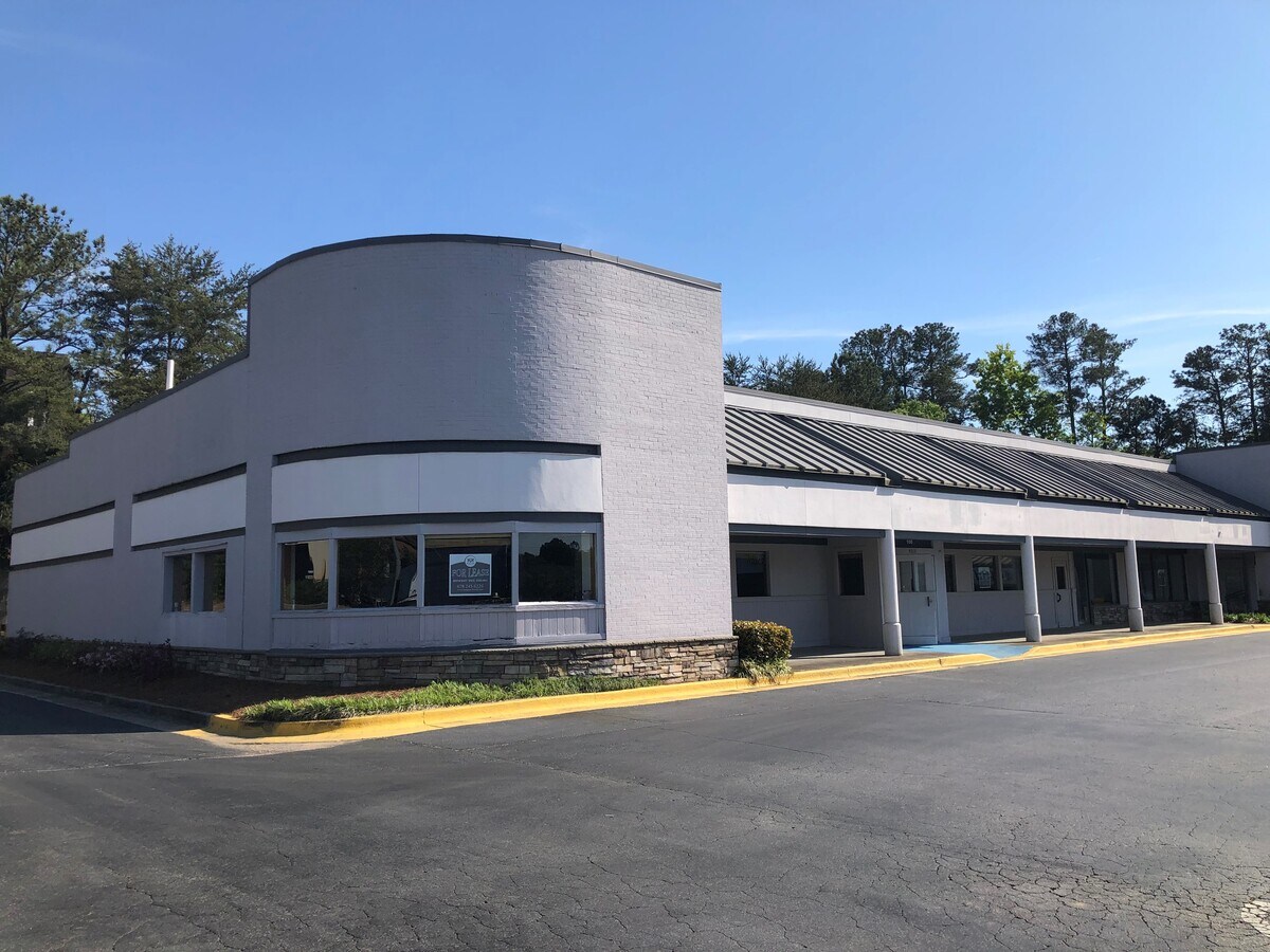 4015 Bridge Rd, Peachtree Corners, GA 30092 Spalding Woods