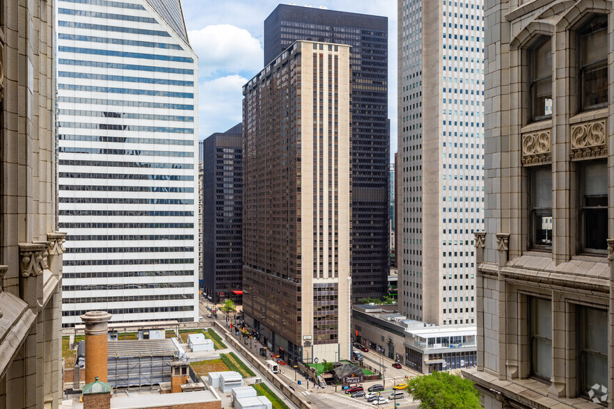 151-155 N Michigan Ave, Chicago, IL for lease - Primary Photo - Image 1 of 55