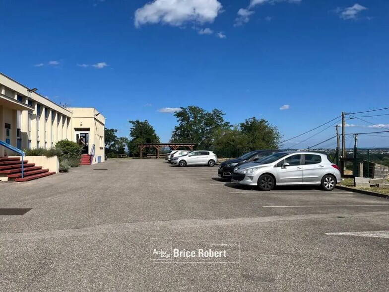 Flex in Rillieux-la-Pape for sale - Building Photo - Image 3 of 4