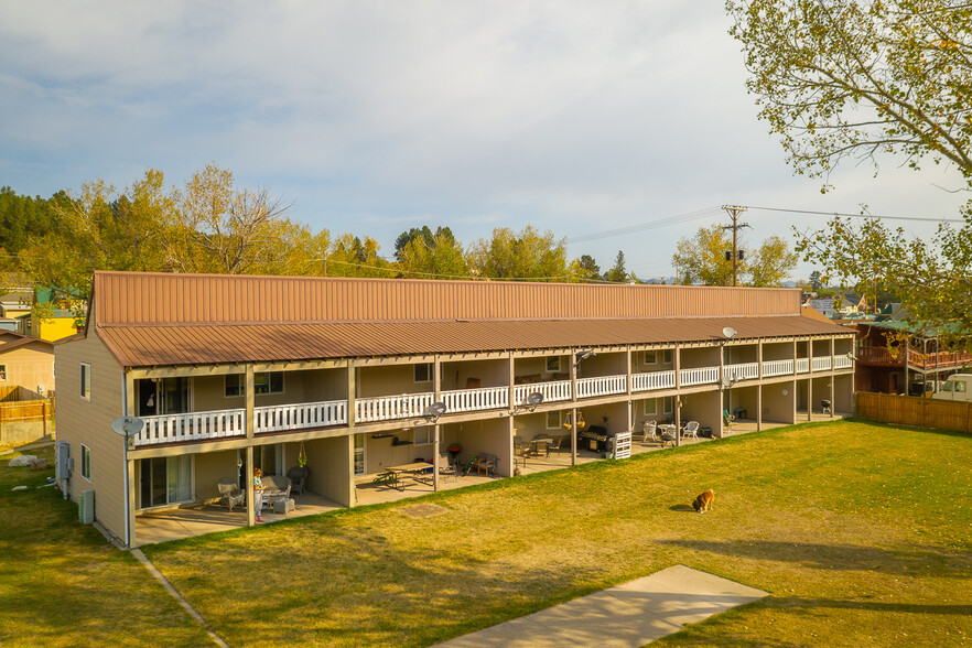 40 Mount Rushmore Rd, Custer, SD for sale - Primary Photo - Image 1 of 1