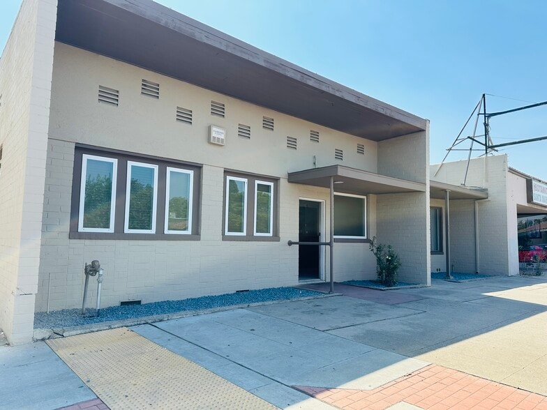 408 E Yosemite Ave, Madera, CA for sale - Building Photo - Image 1 of 15
