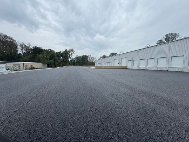 967 Sweeney Dr, Hagerstown, MD for lease - Building Photo - Image 3 of 8