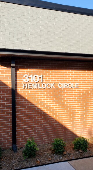 3101 N Hemlock Cir, Broken Arrow, OK for lease - Building Photo - Image 3 of 16